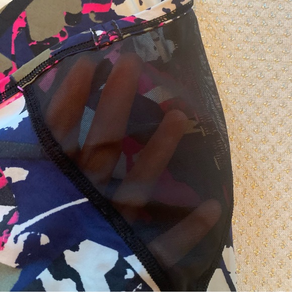 Lululemon Fast Lane Singlet Tank Top Pop Cut Boom Juice Multi Black size 6 - Picture 12 of 13